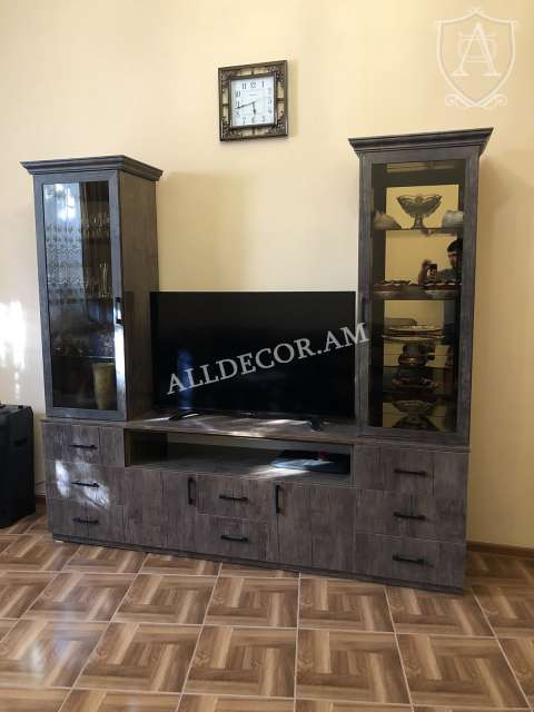 Հեռուստացույցի տակդիր