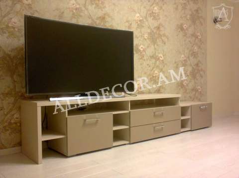 Հեռուստացույցի տակդիր